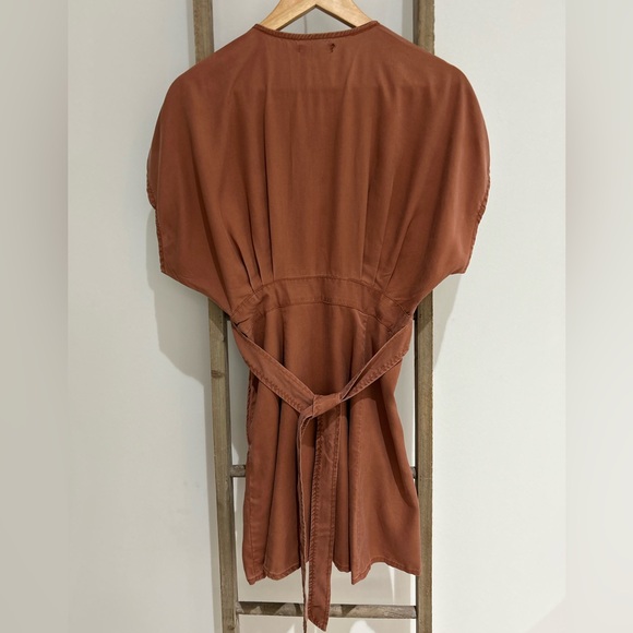 Quince Vintage Wash Tencel Button Down Mini Dress
Terracotta Pockets Size XS - Picture 4 of 7